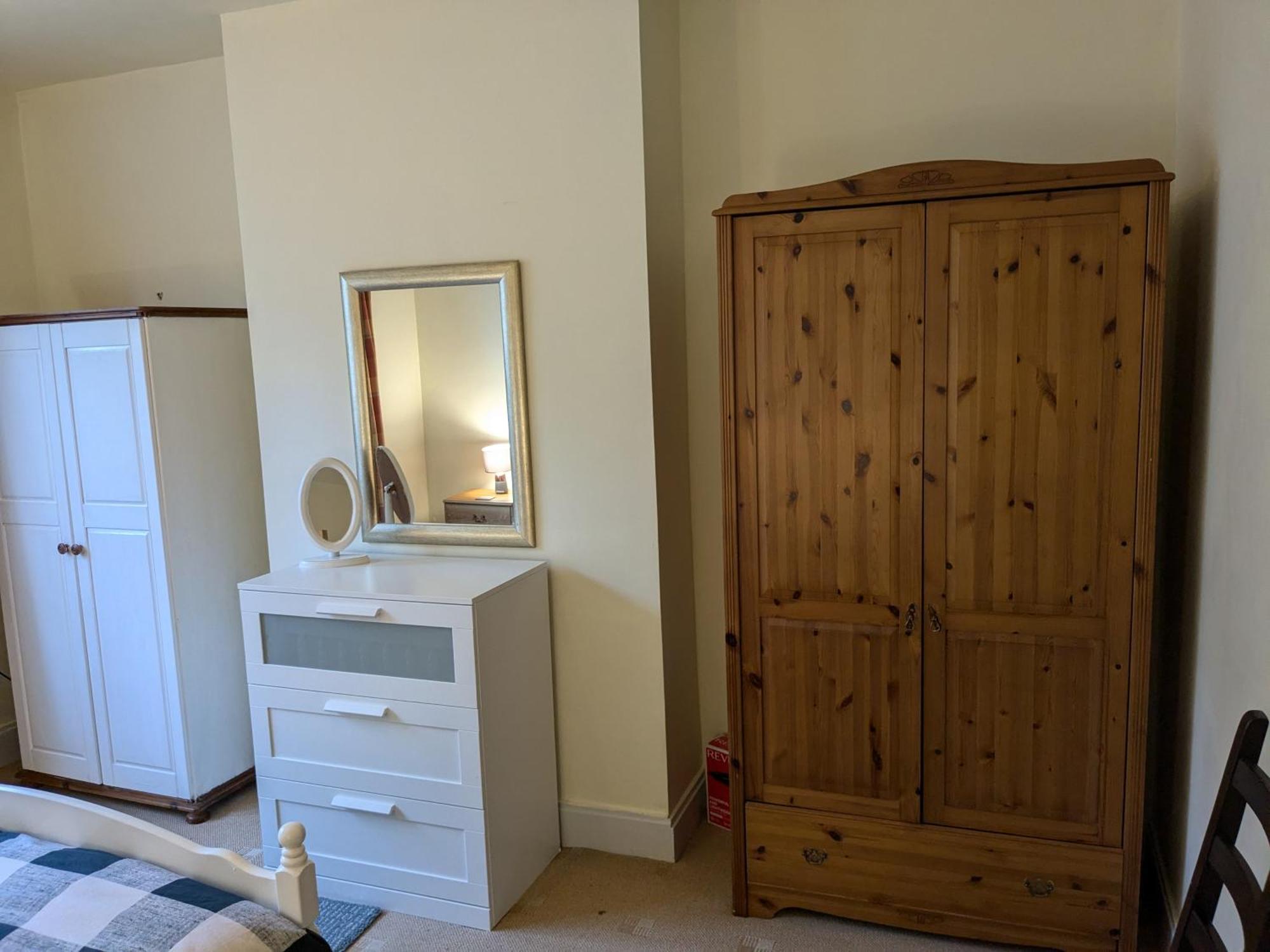 Apartment With Outside Patio And Car Space 杜伦 外观 照片