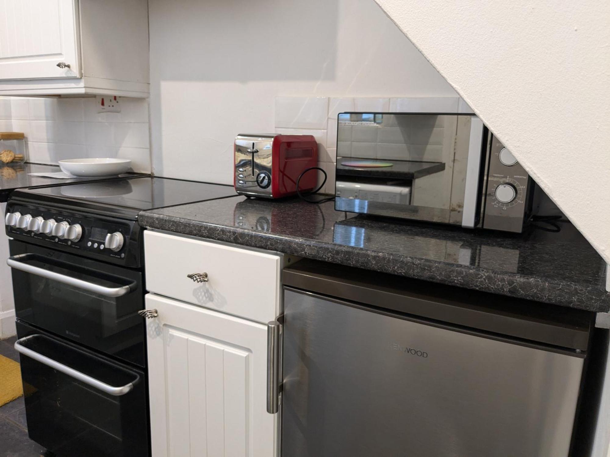 Apartment With Outside Patio And Car Space 杜伦 客房 照片